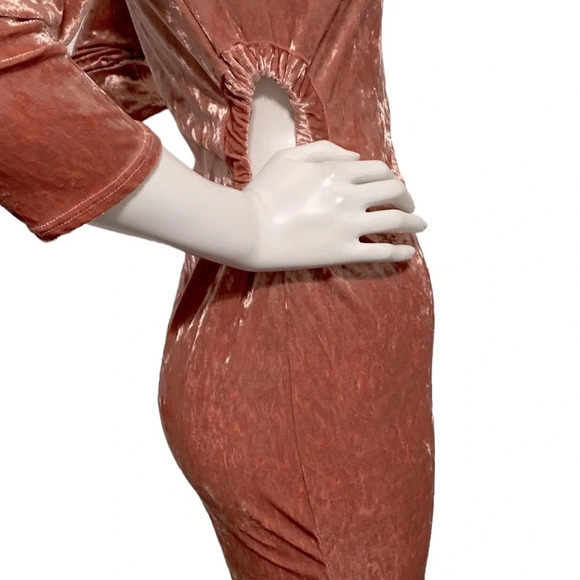 Everly NWT Coral Crushed Velvet Side Cutout Dress - Picture 7 of 7